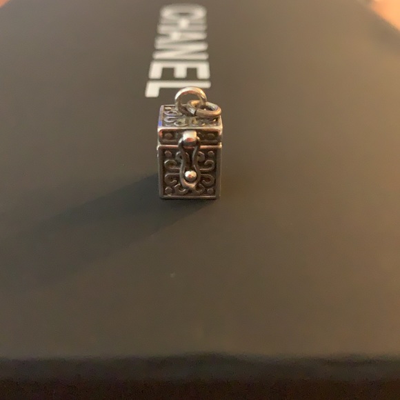 Sterling Silver Prayer Box Pendant - Picture 4 of 12